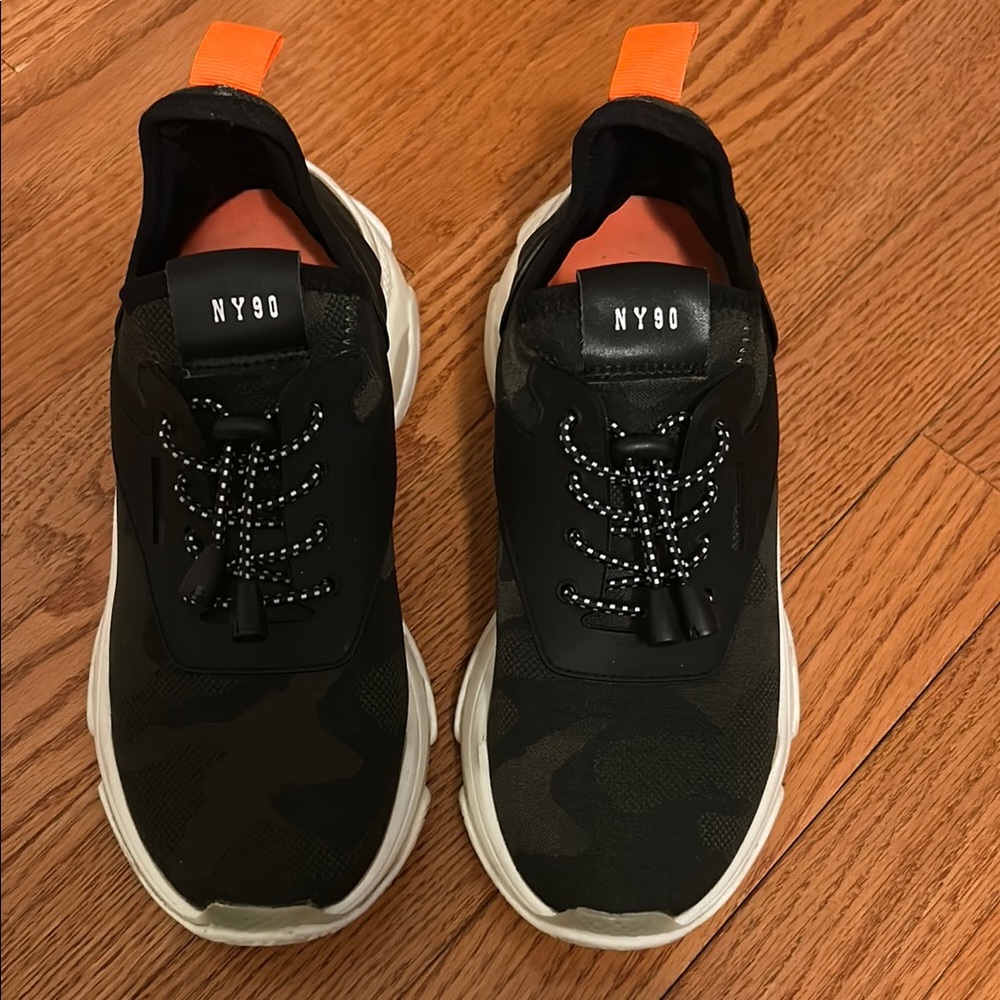 Steve Madden Size 6.5 NY90 Black Sneakers with Orange Accents